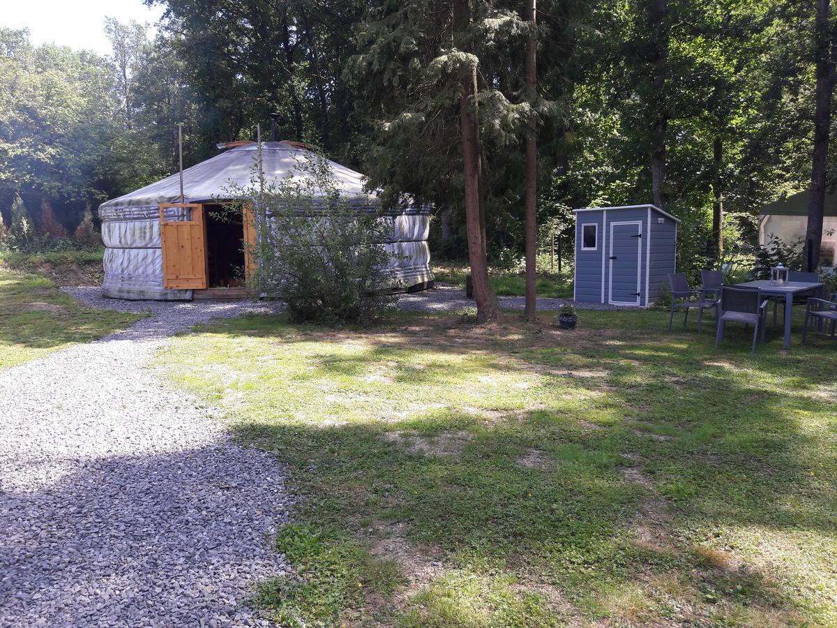 La Yourte Au Pays Des Rennes Érezée Esterno foto